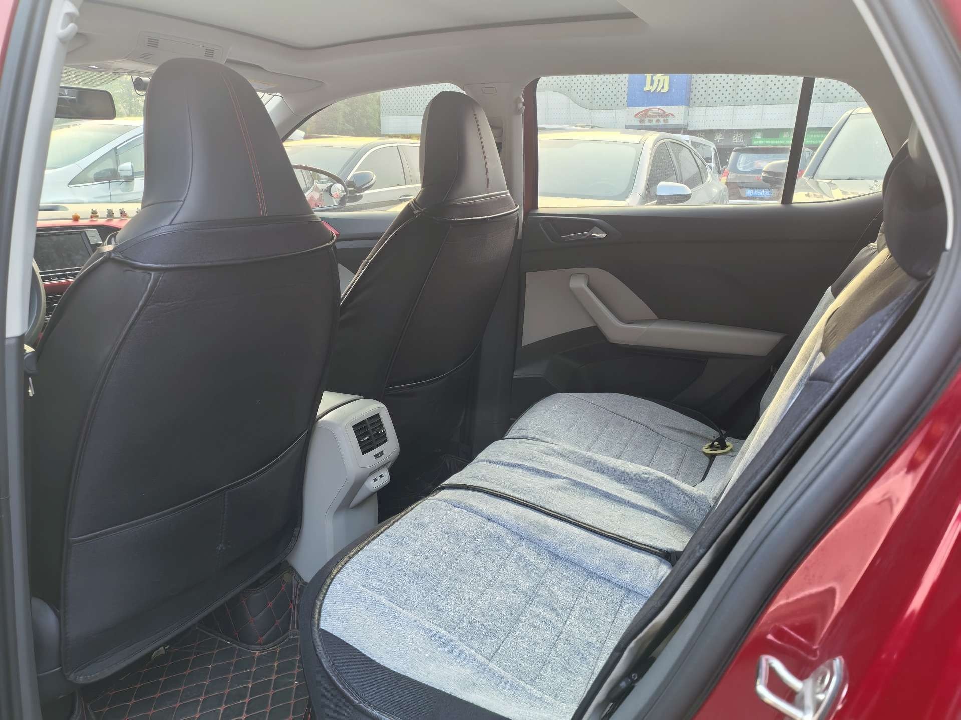 Volkswagen T-Cross 2020 #4 Volkswagen T-Cross 2020 car image #4