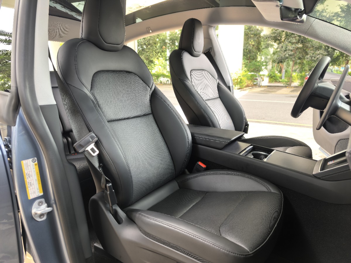 Tesla Model Y 2025 #7 Tesla Model Y 2025 car image #7