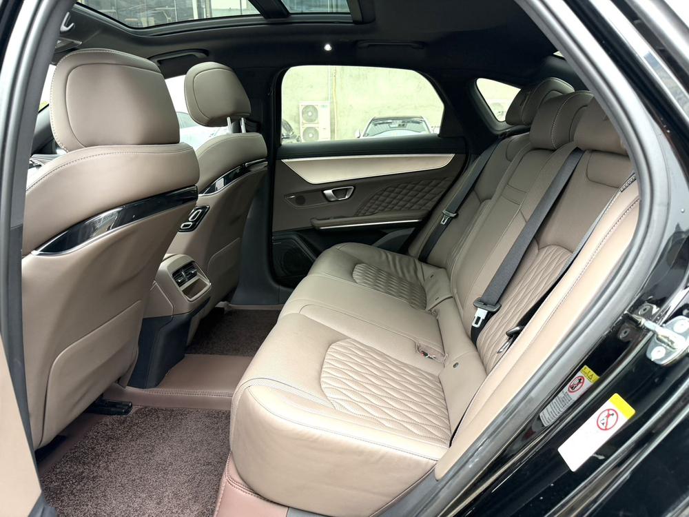 BYD Han 2023 car image #11