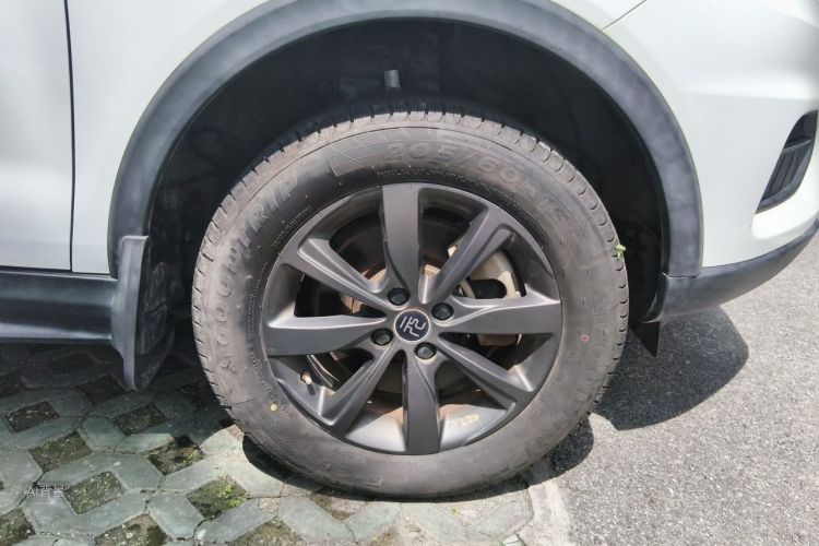 BYD Yuan New Energy 2019 car image #9