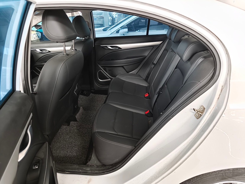 GEELY Emgrand 2020 car image #4