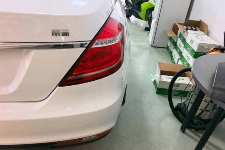 GEELY Emgrand 2015 car image #8