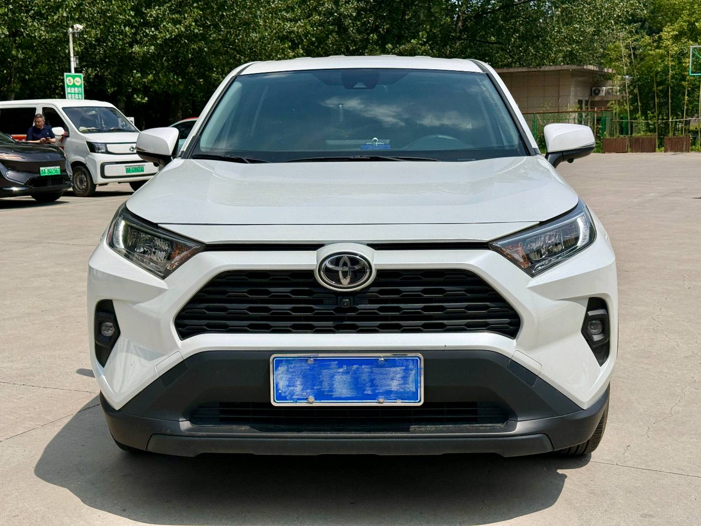 Toyota RAV4 2024 car image #8