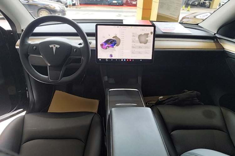 Tesla Model Y 2023 #11 Tesla Model Y 2023 immagine di auto #11