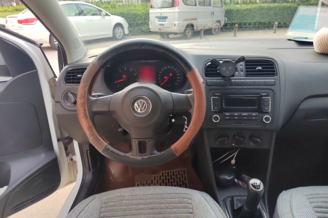 Volkswagen Polo 2013 car image #22