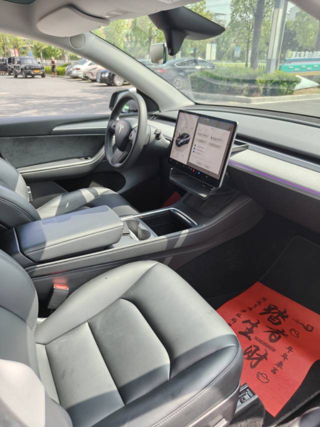Tesla Model Y 2024 #7 Tesla Model Y 2024 immagine di auto #7