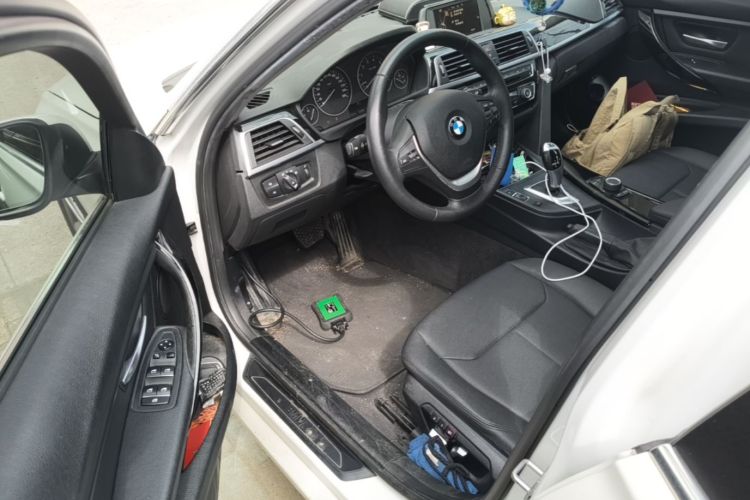 BMW 3 Series 2017 car image #18