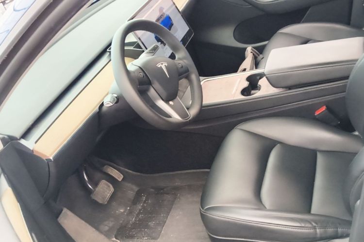 Tesla Model Y 2023 #19 Tesla Model Y 2023 car image #19