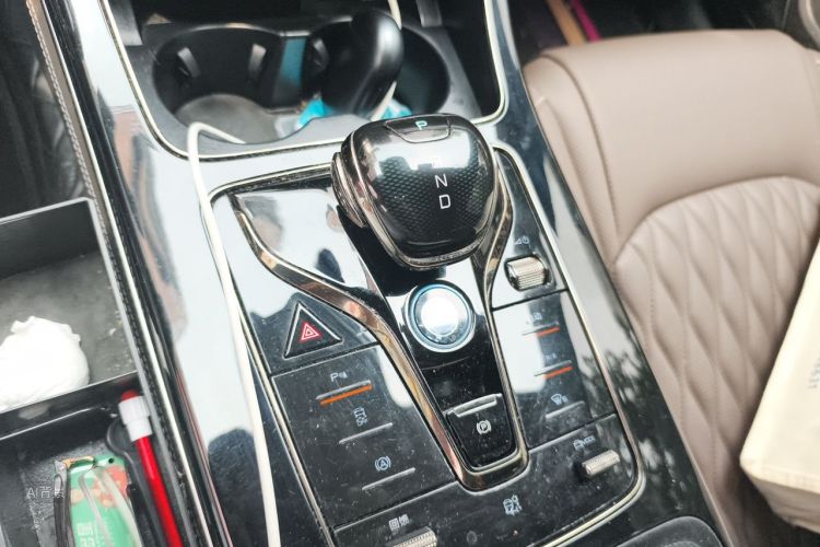 BYD Han 2023 car image #16