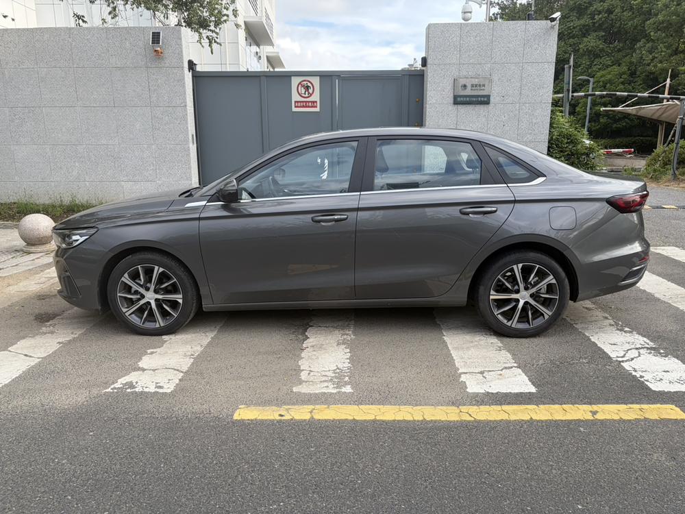 GEELY Emgrand 2023 car image #4