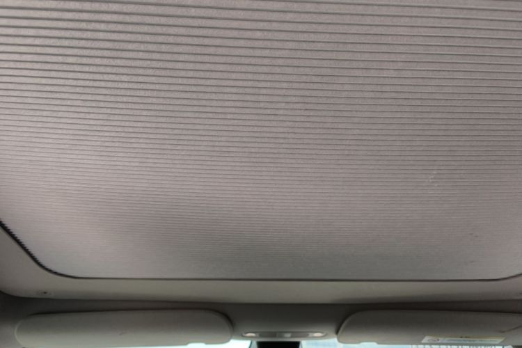 Tesla Model Y 2022 immagine di auto #20