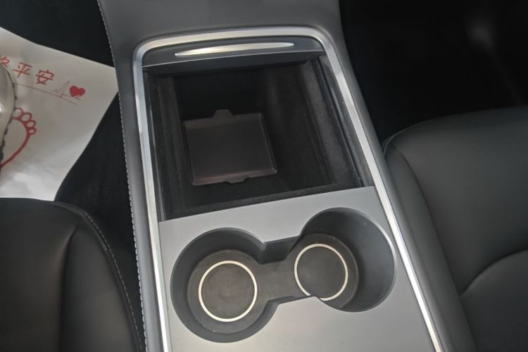 Tesla Model Y 2021 #18 Tesla Model Y 2021 car image #18