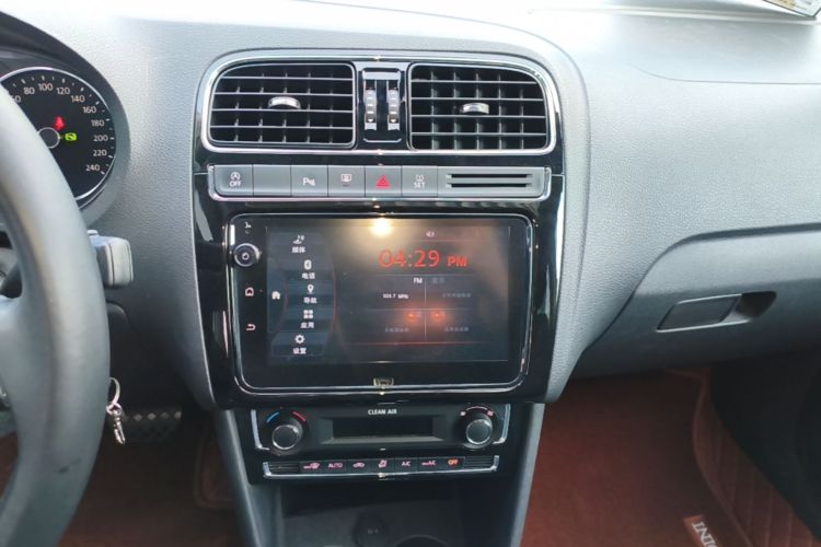 Volkswagen Polo 2018 #13 Volkswagen Polo 2018 car image #13