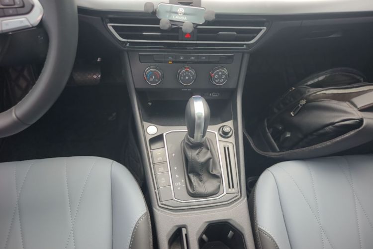 Volkswagen Lavida 2022 صورة سيارة #14