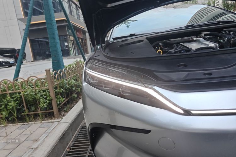 BYD Han 2025 #8 BYD Han 2025 car image #8