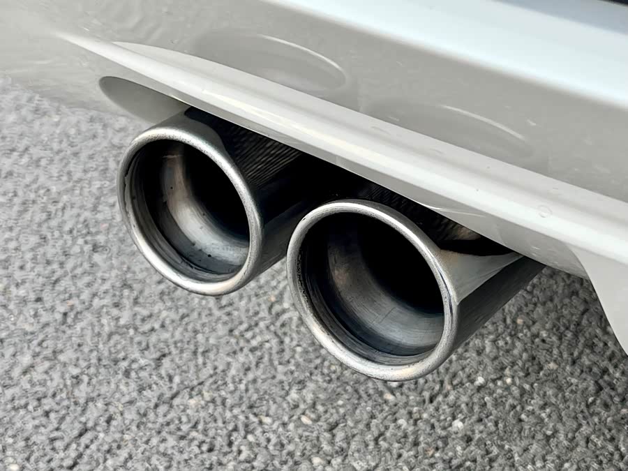 BMW X6 M 2012 car image #10