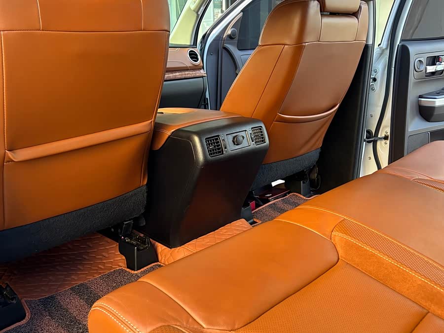 Toyota Tundra 2014 immagine di auto #10