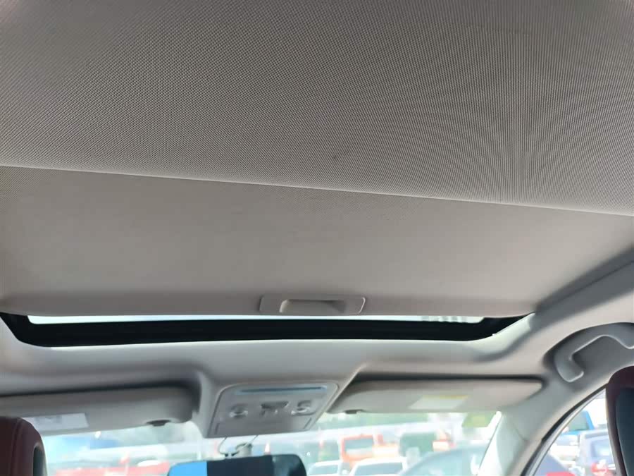 Forthing T5 2019 immagine di auto #10