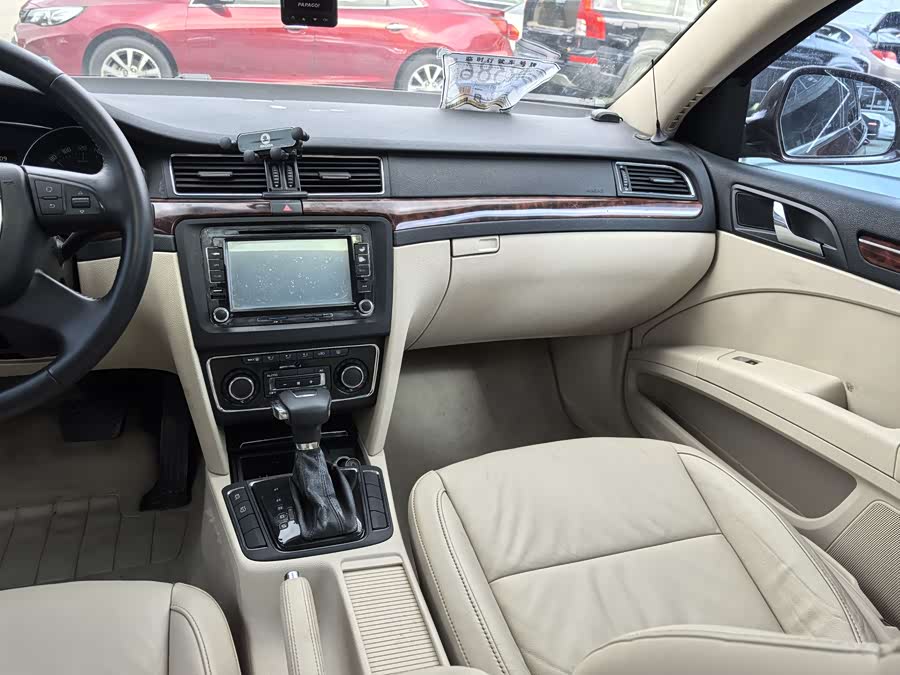 Skoda Superb 2011 imagen de coche #10