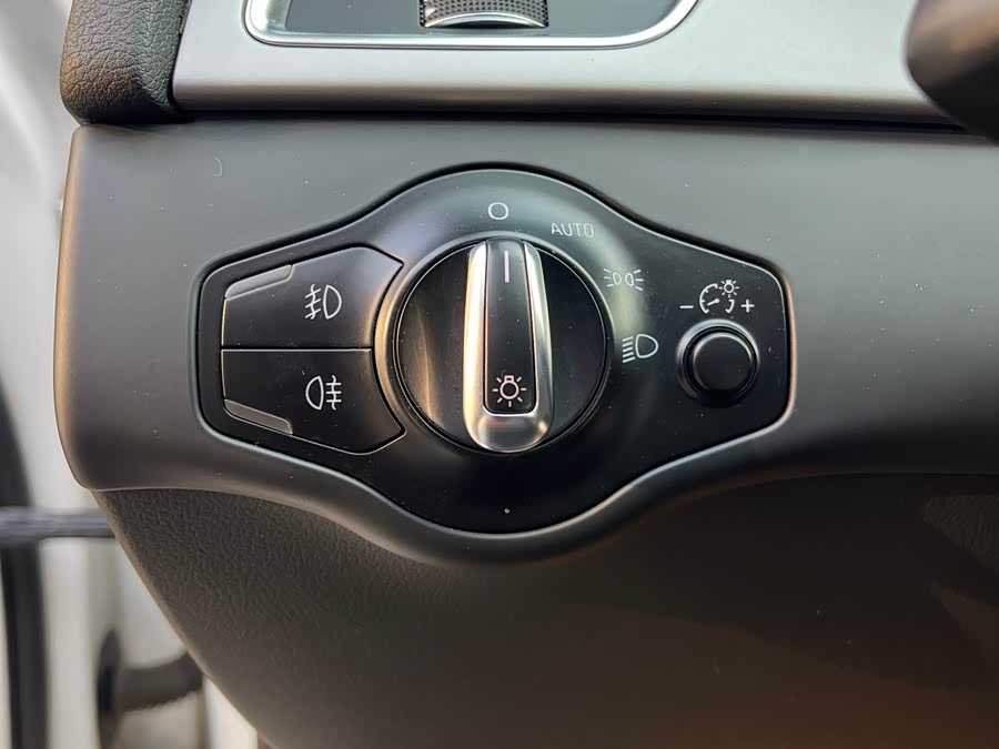 Audi A4 (Imported) 2014 car image #10