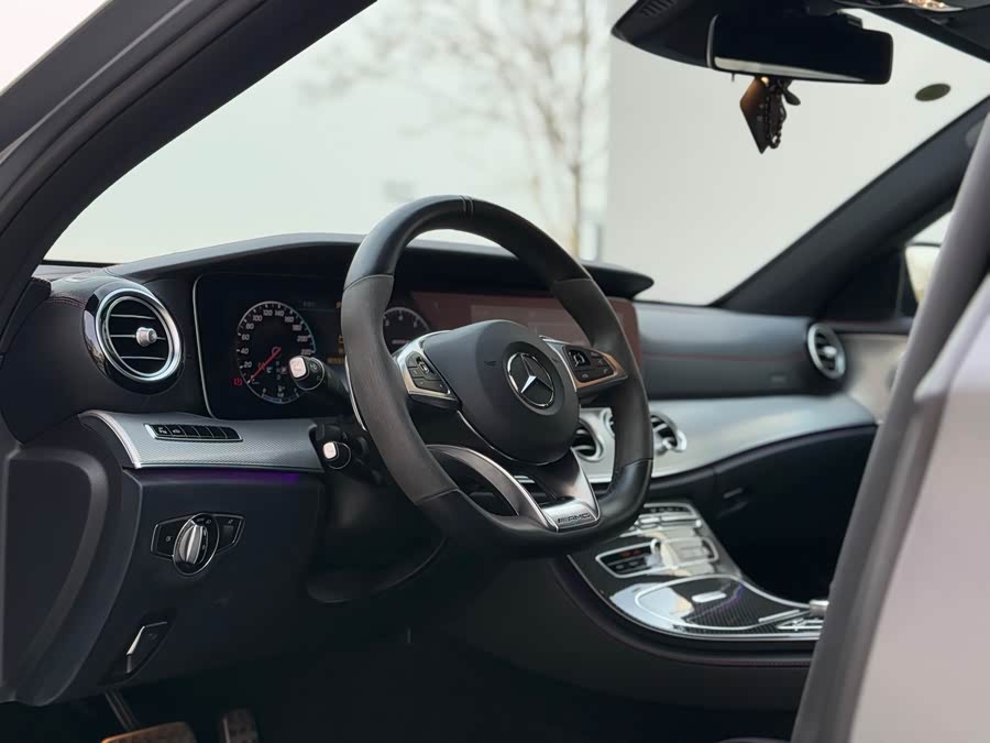 Mercedes-Benz E AMG 2018 immagine di auto #10