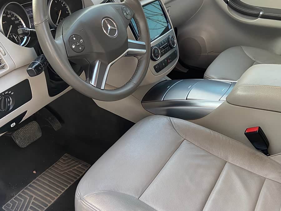 Mercedes-Benz R Class 2013 car image #10