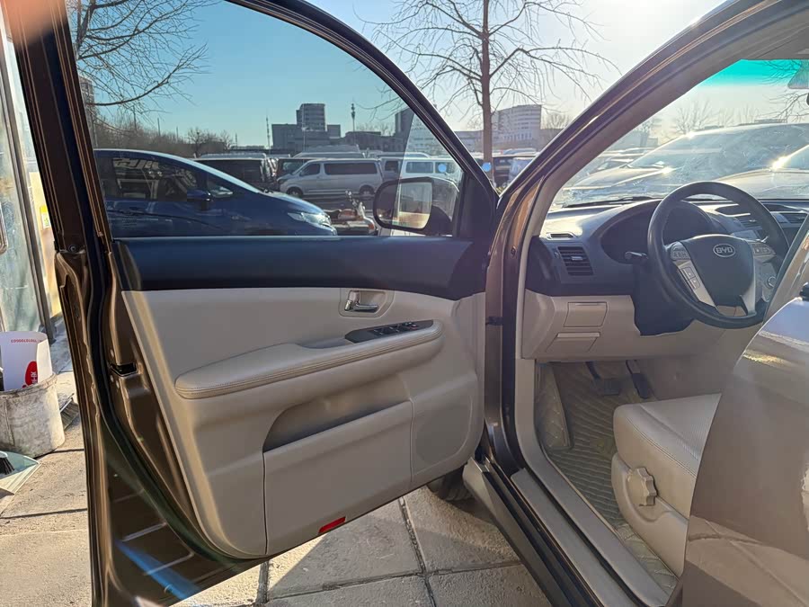 BYD S6 2012 изображение автомобиля #10