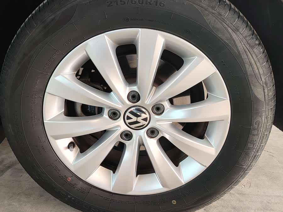 Volkswagen Passat 2015 car image #10