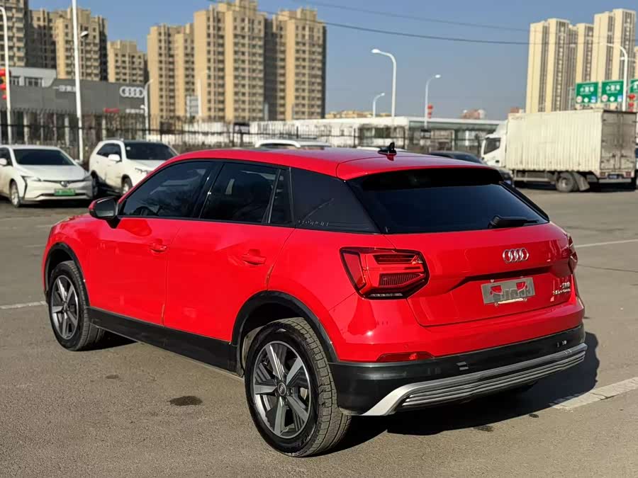 Audi Q2L e-tron 2020 imagen de coche #10