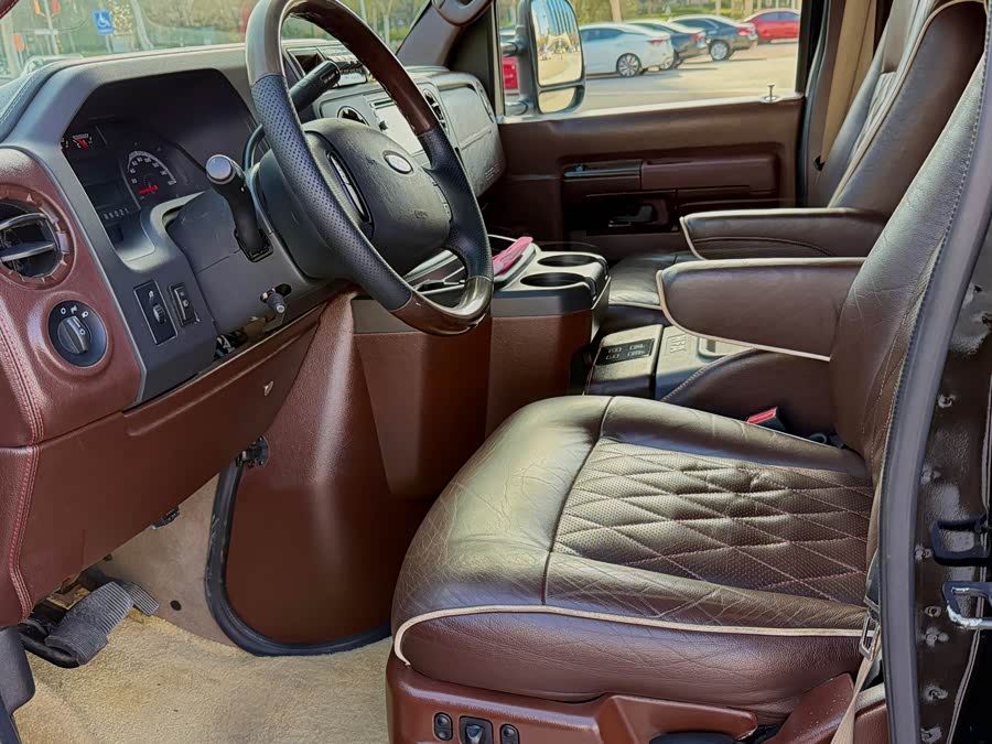 Ford E350 2015 car image #10