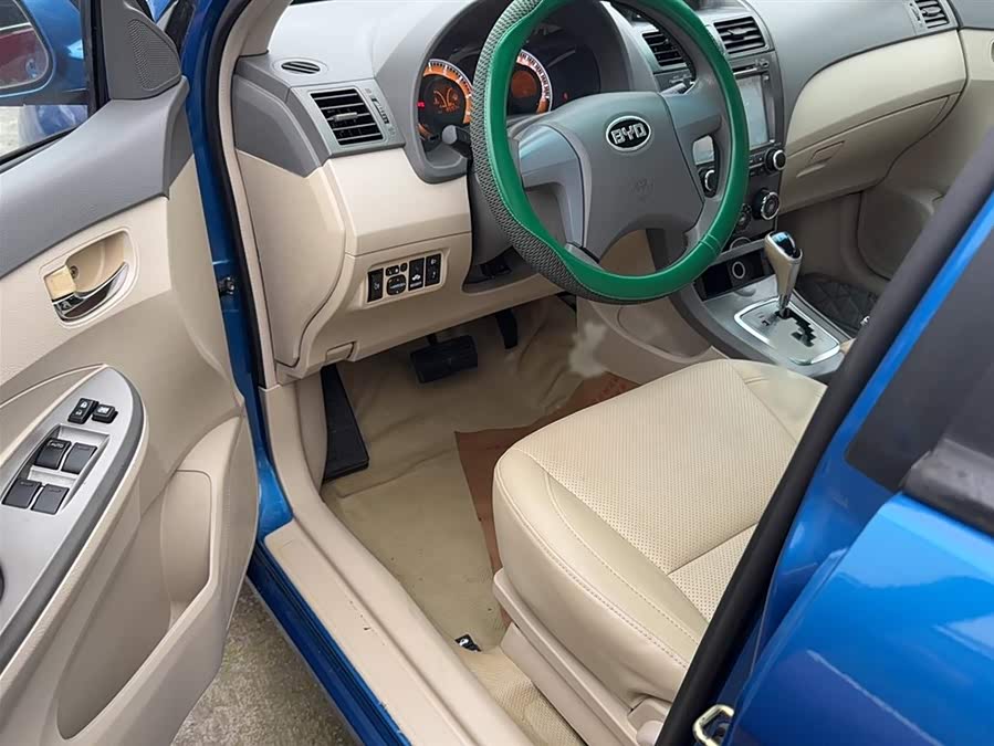 BYD L3 2013 изображение автомобиля #10