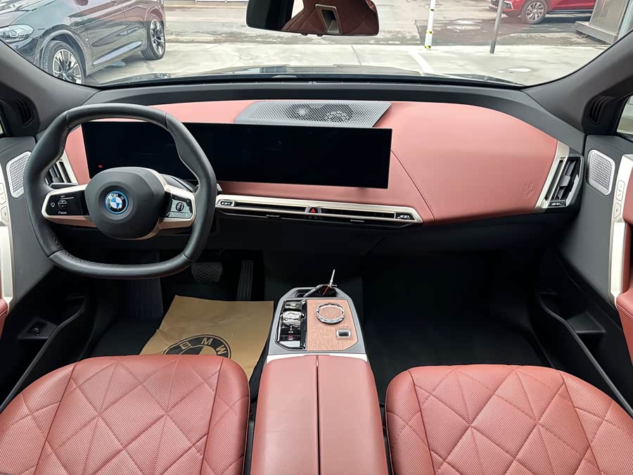 BMW iX M60 2023 car image #10