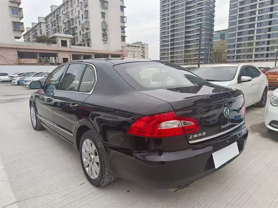 Skoda Superb 2013 car image #10