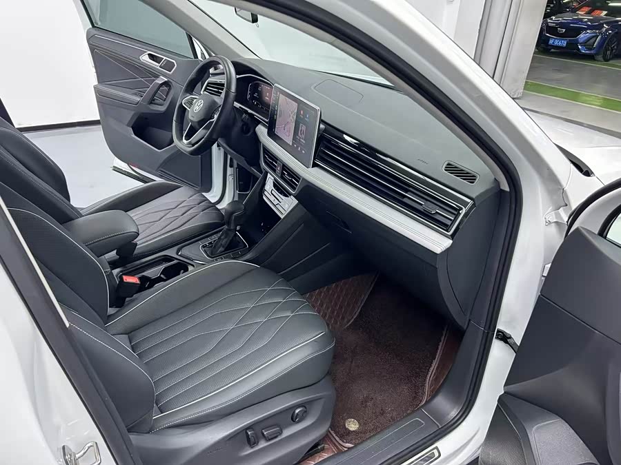 Volkswagen Tiguan L 2024 #10 Volkswagen Tiguan L 2024 car image #10
