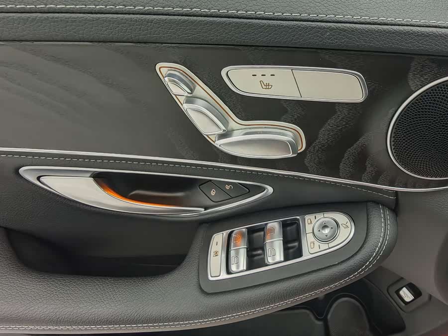 Mercedes-Benz C Class 2019 #10 Mercedes-Benz C Class 2019 صورة سيارة #10