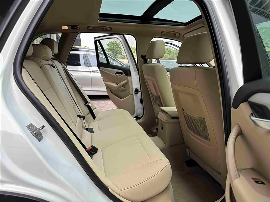 BMW X1 (Imported) 2013 car image #10