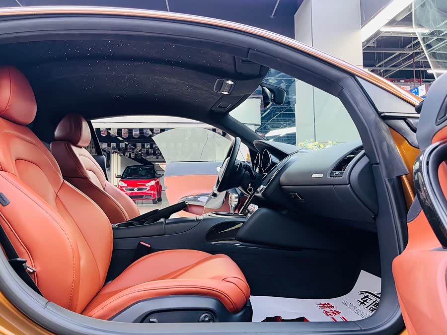 Audi R8 2012 car image #10