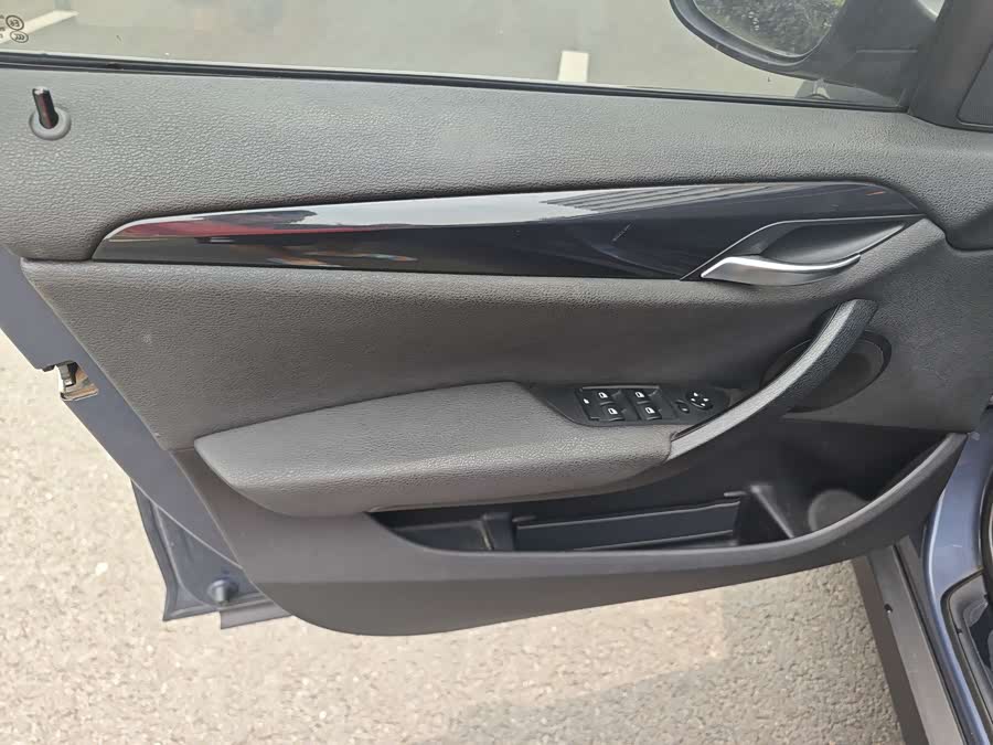 BMW X1 (Imported) 2012 car image #10