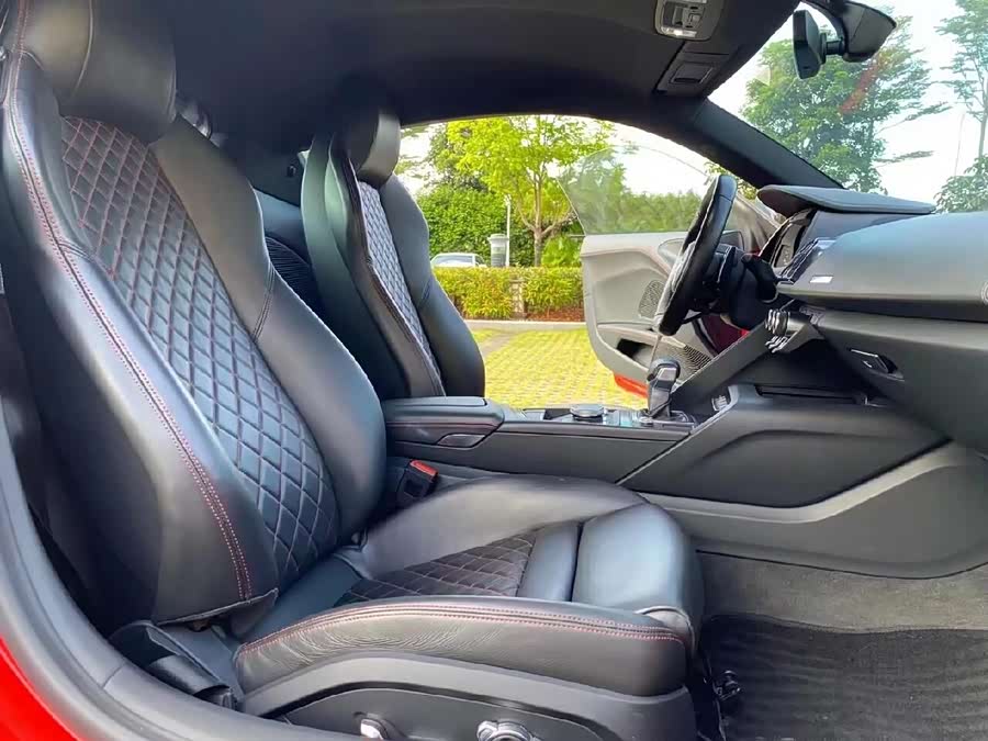 Audi R8 2019 car image #10