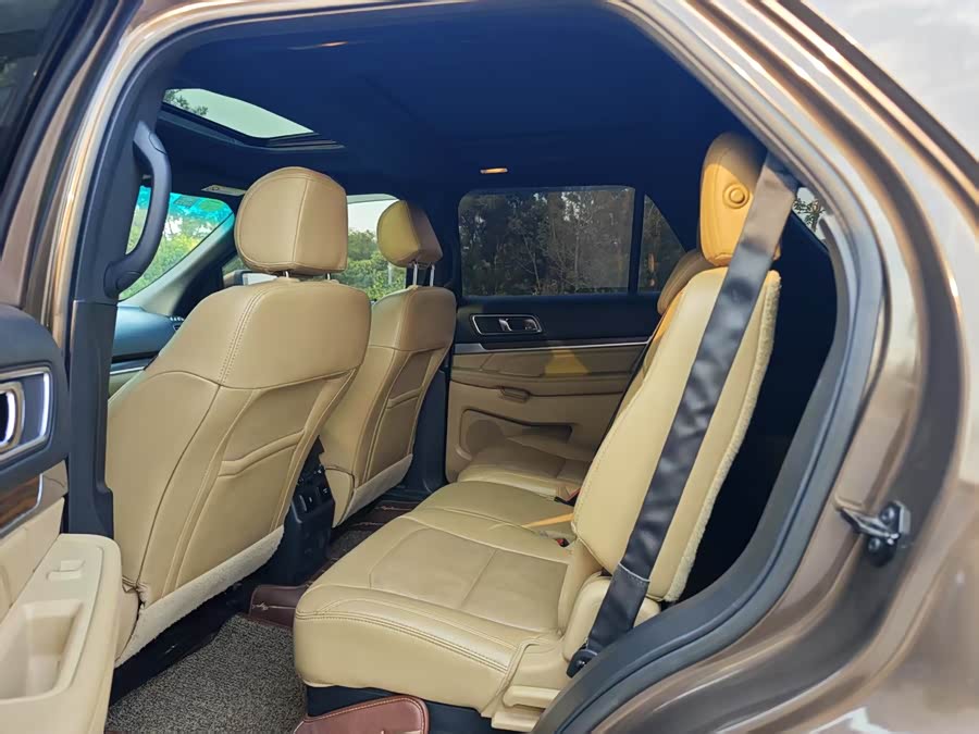 Ford Explorer (Imported) 2015 car image #10