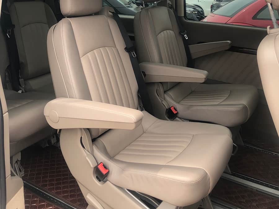 奔驰 唯雅诺 2012 汽车图片 #10