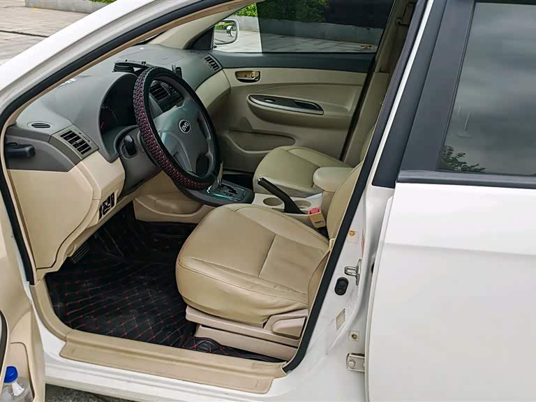 BYD L3 2014 car image #10