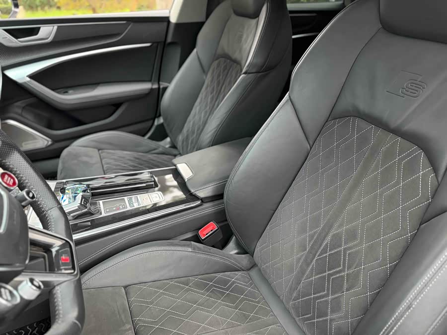 Audi S7 2020 car image #10