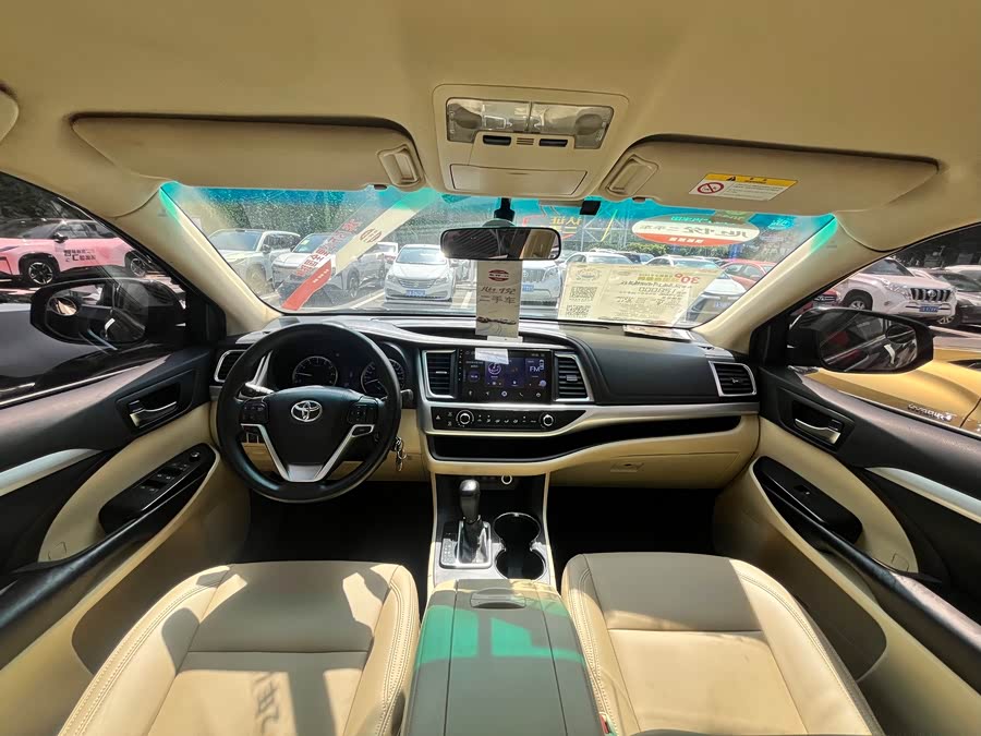 Toyota Highlander 2019 car image #10