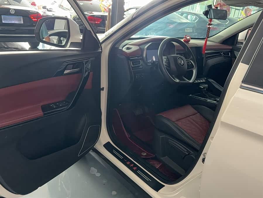 Forthing T5 2020 immagine di auto #10