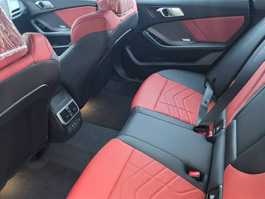 BMW 2 Series immagine di auto #10