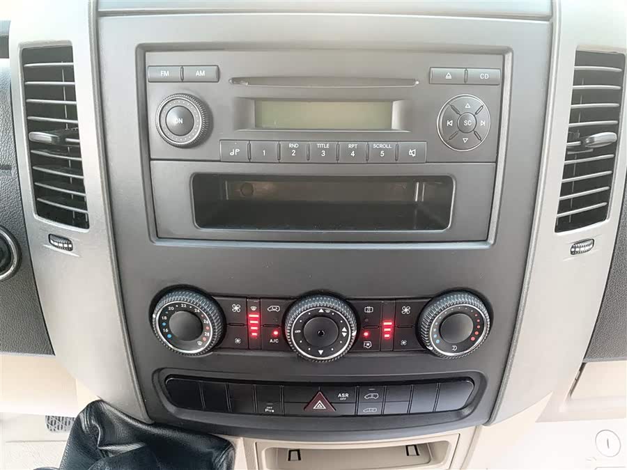 Mercedes-Benz Sprinter 2014 car image #10