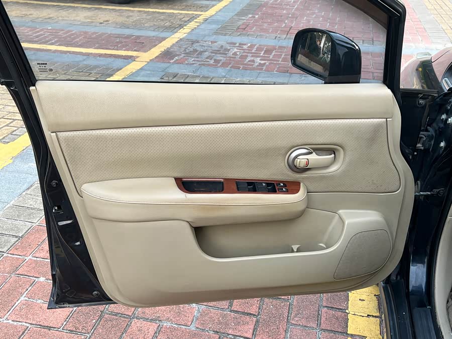 日产 颐达 2010 汽车图片 #10