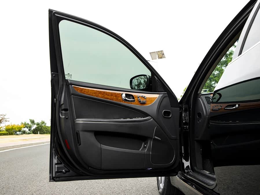 Hyundai Equus 2011 car image #10