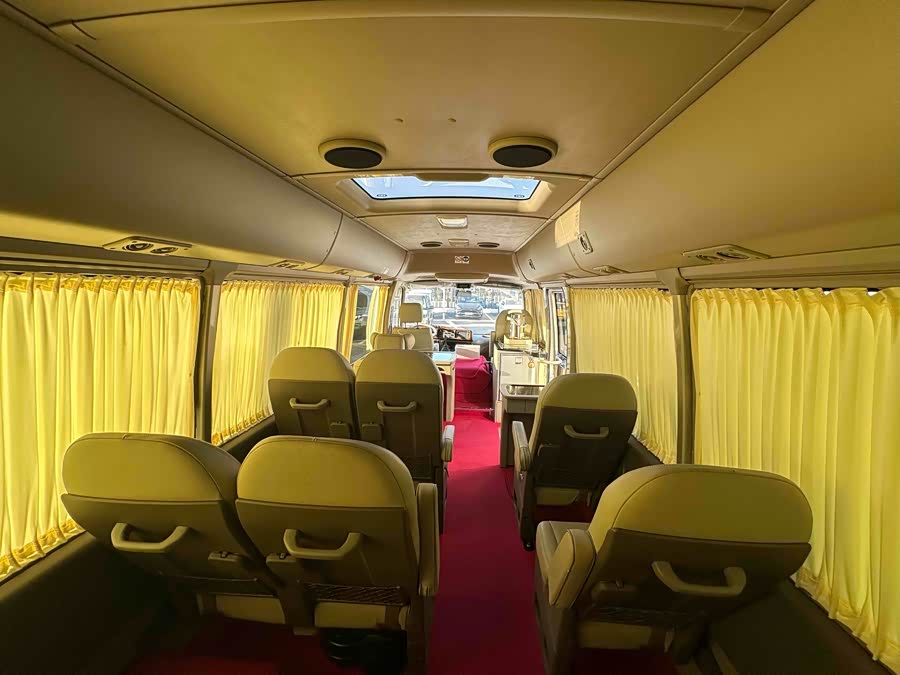 Toyota Coaster 2018 imagem de carro #10